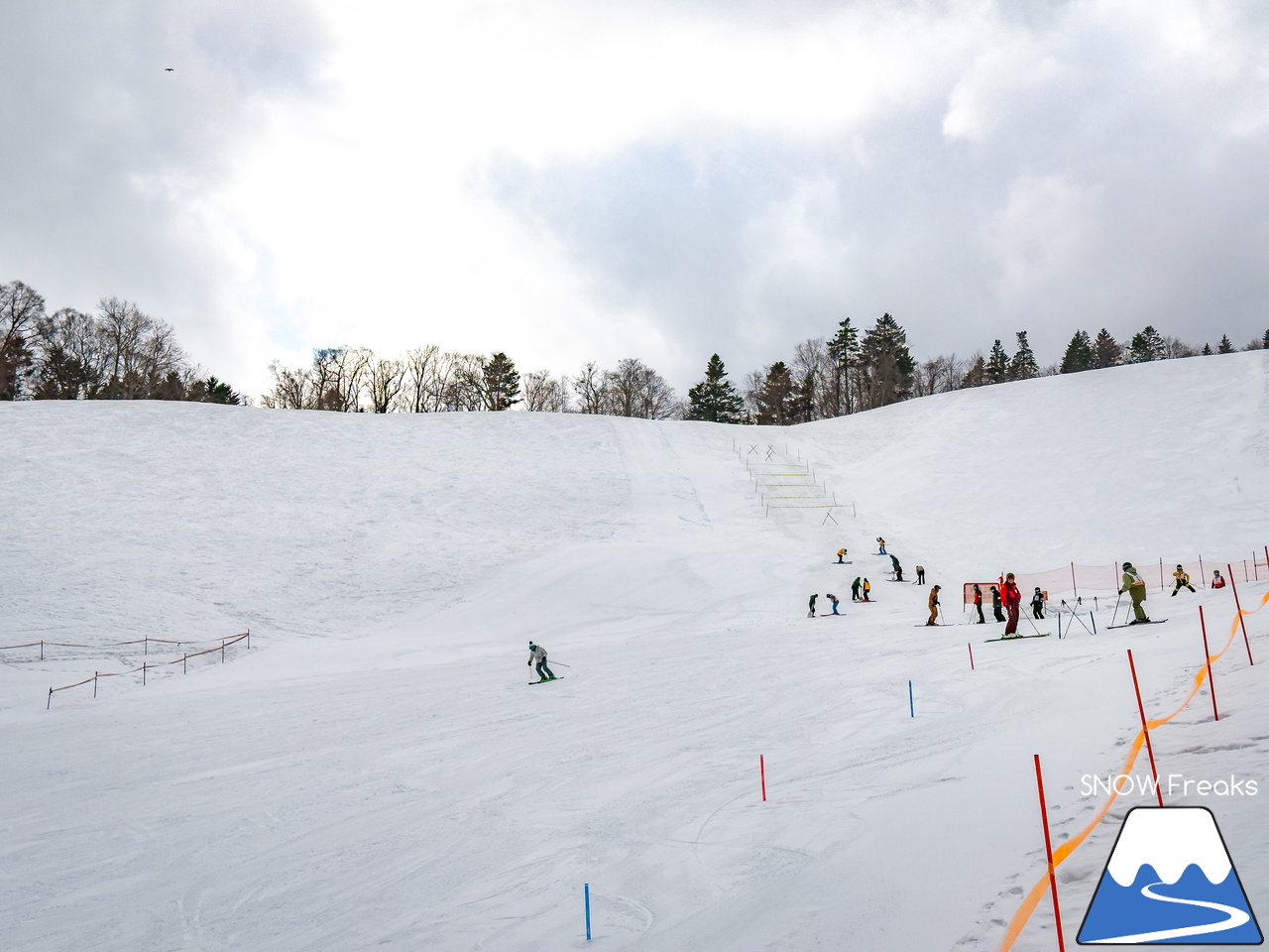 桂沢国設スキー場｜非情なほどに待ってくれない今冬の雪解け...。まだ少しだけ冬の気配が残る